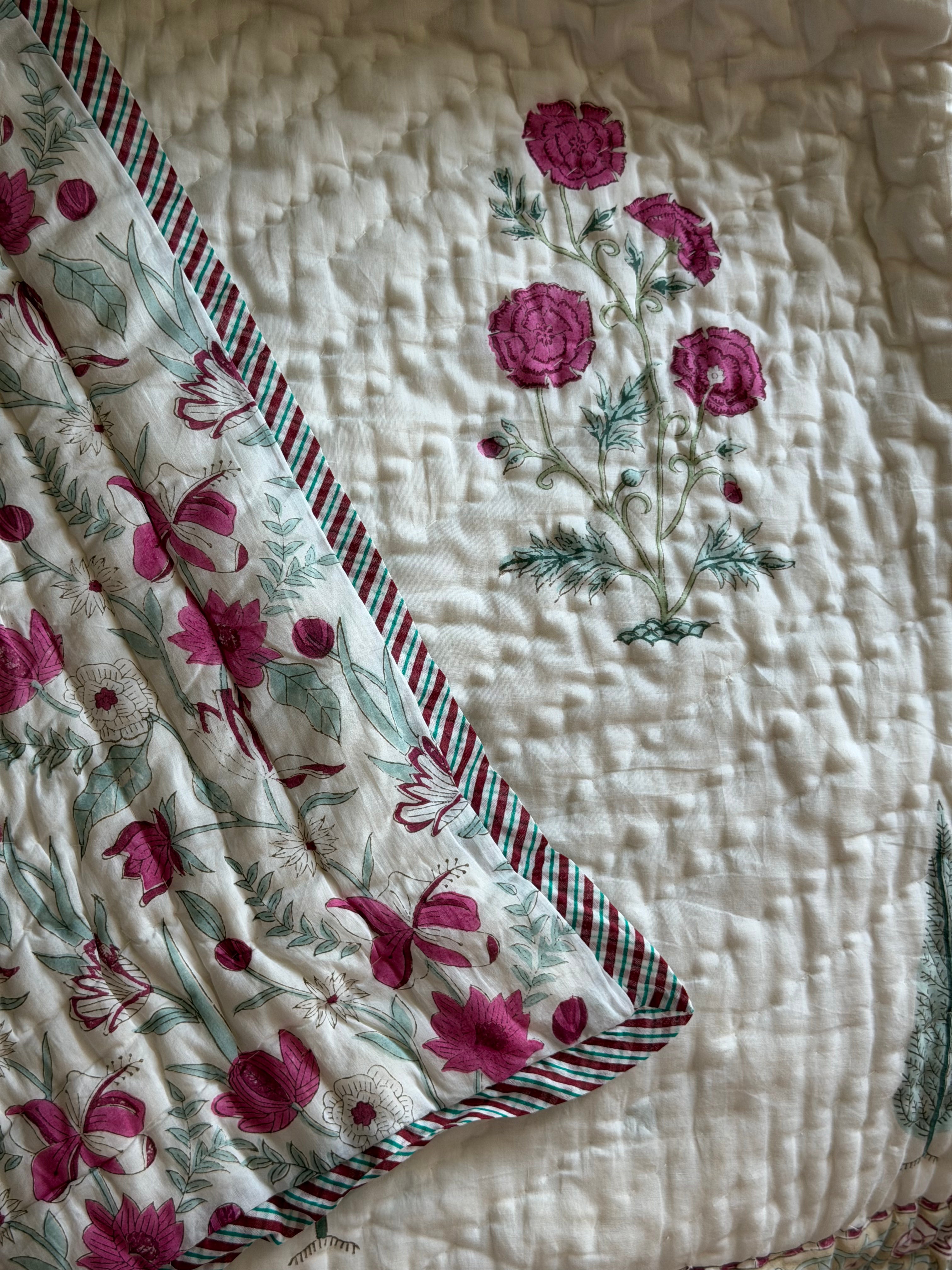 Laal Gudhel Double Bed Quilt