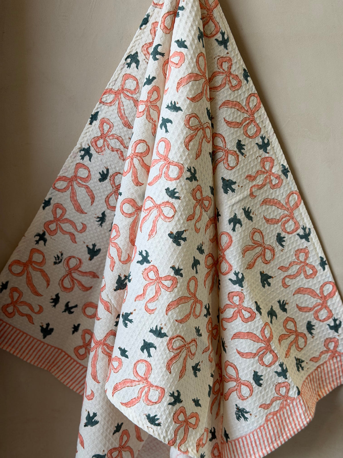 Pink Bow Tie Bath Towel – Kids