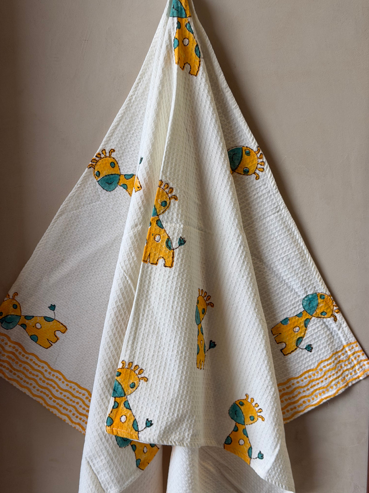 Tall Giraffe Bath Towel – Kids