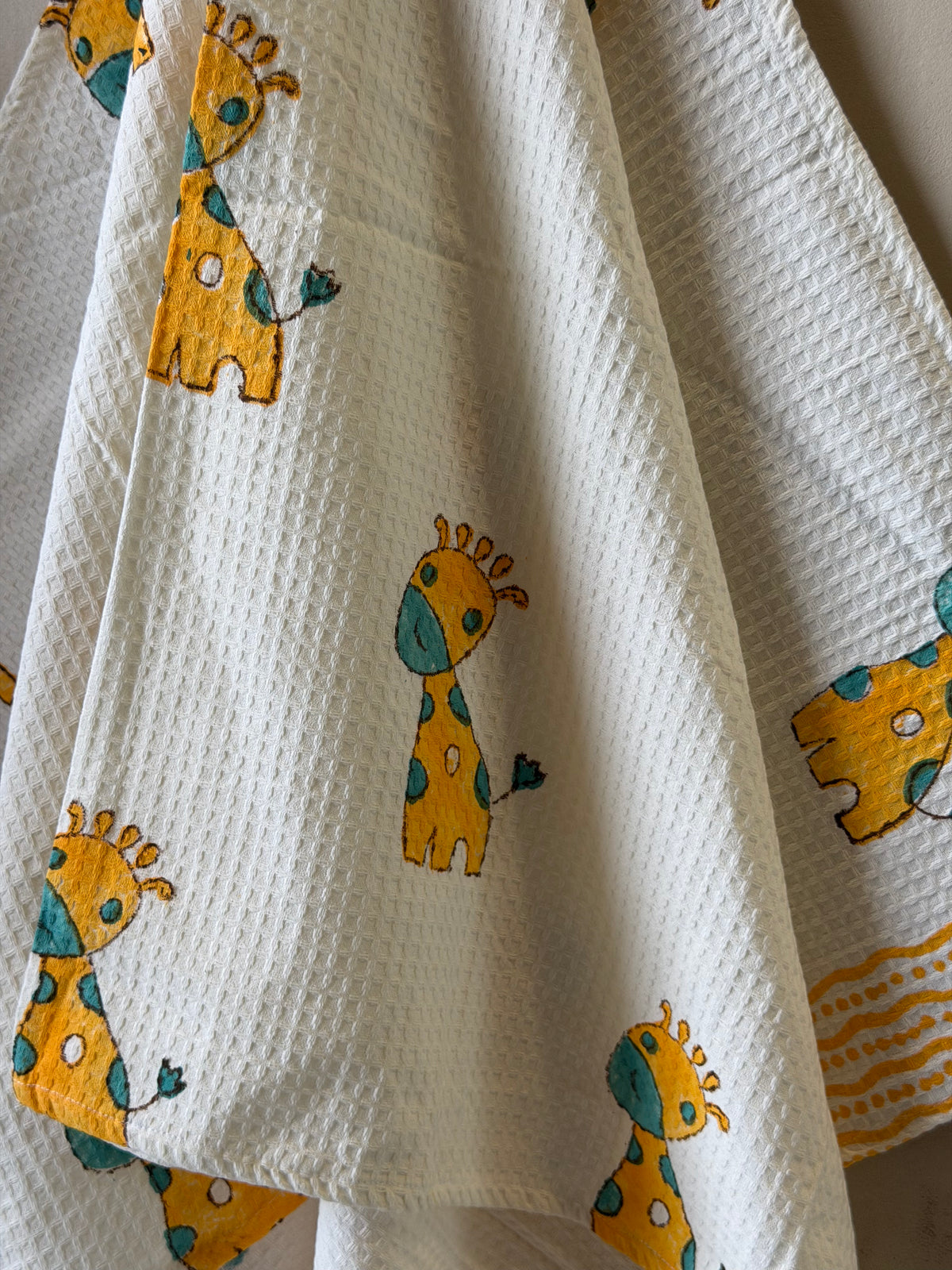 Tall Giraffe Bath Towel – Kids