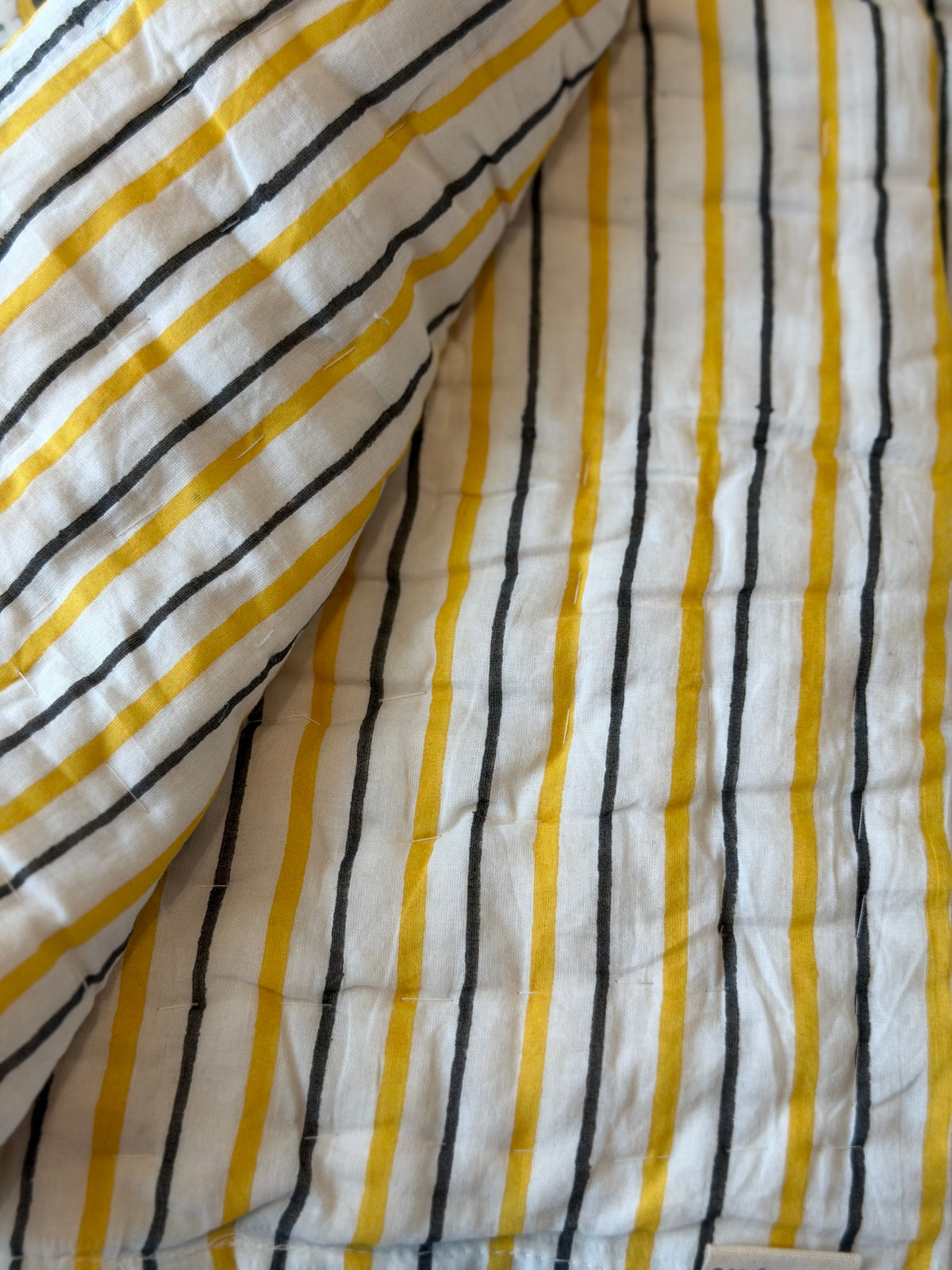 Honey Bees Kids Mulmul Cotton Quilt | Pure Cotton Filling | Reversible Baby Quilt