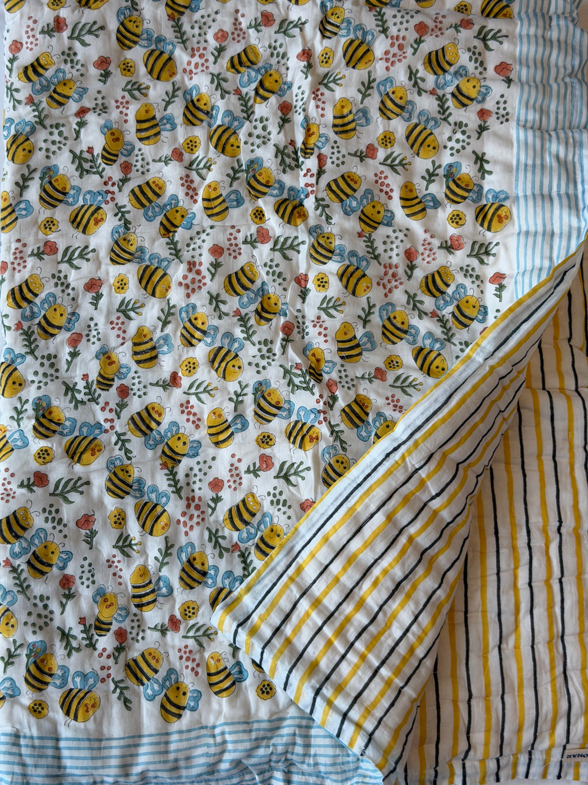 Honey Bees Kids Mulmul Cotton Quilt | Pure Cotton Filling | Reversible Baby Quilt
